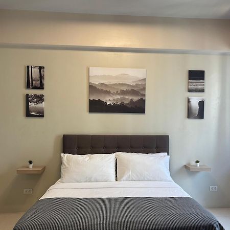 One Palm Tree Villas Short Walk Via Runway Manila Naia T3 Pasay Exterior photo